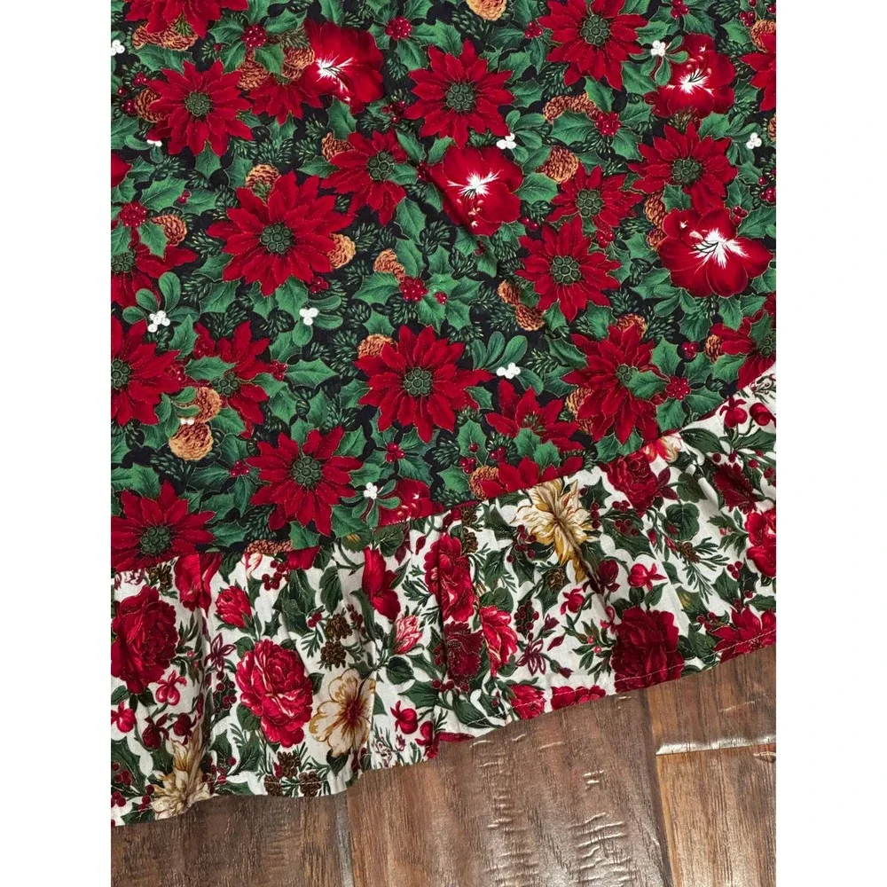 Vintage Christmas Round Tablecloth Ruffled Poinsettia Pinecone Red Green 67